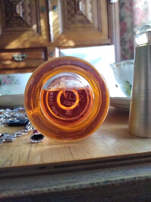 Issey Miyake L'eau Absolu 90 ml. Piękny trwały zapach. Super kobiecy.