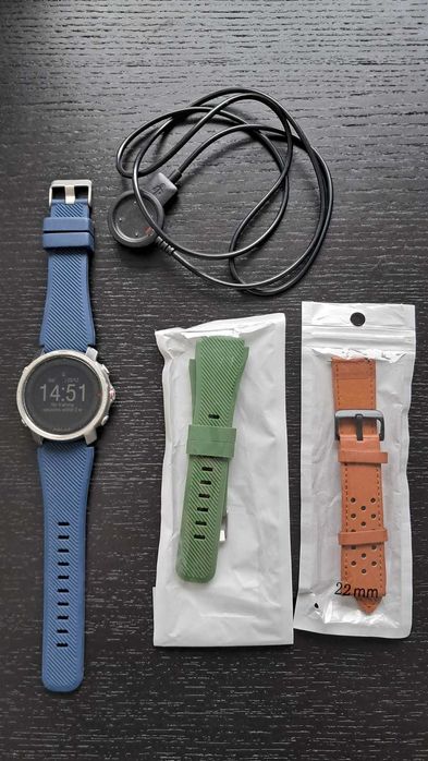 Zegarek Polar Grit X - stan dobry, mała plamka na ekranie