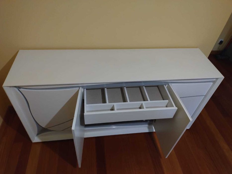 Aparador madeira lacado branco com cinza