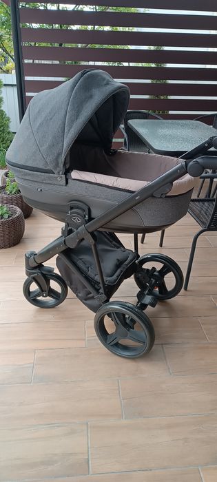 Практично нова коляска адамекс 2 в 1