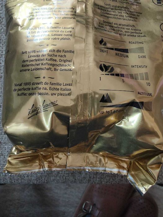 Kawa ziarnista Arabica Lavazza qualita Oro