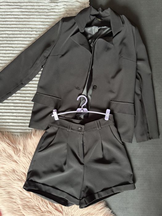 Комплект піджак та шорти