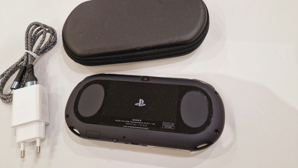 Sony Ps Vita Slim 64гиг 65 игр + чехол!