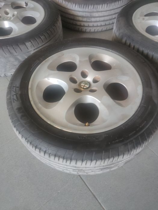 Jantes Alfa Romeo com pneus