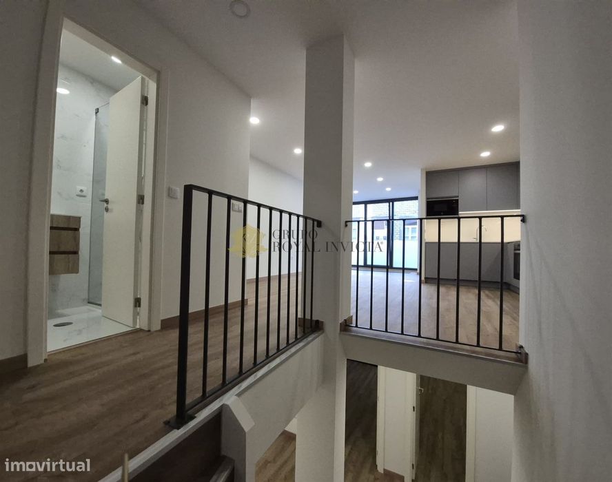 Oportunidade – Apartamento T2 Remodelado no Porto