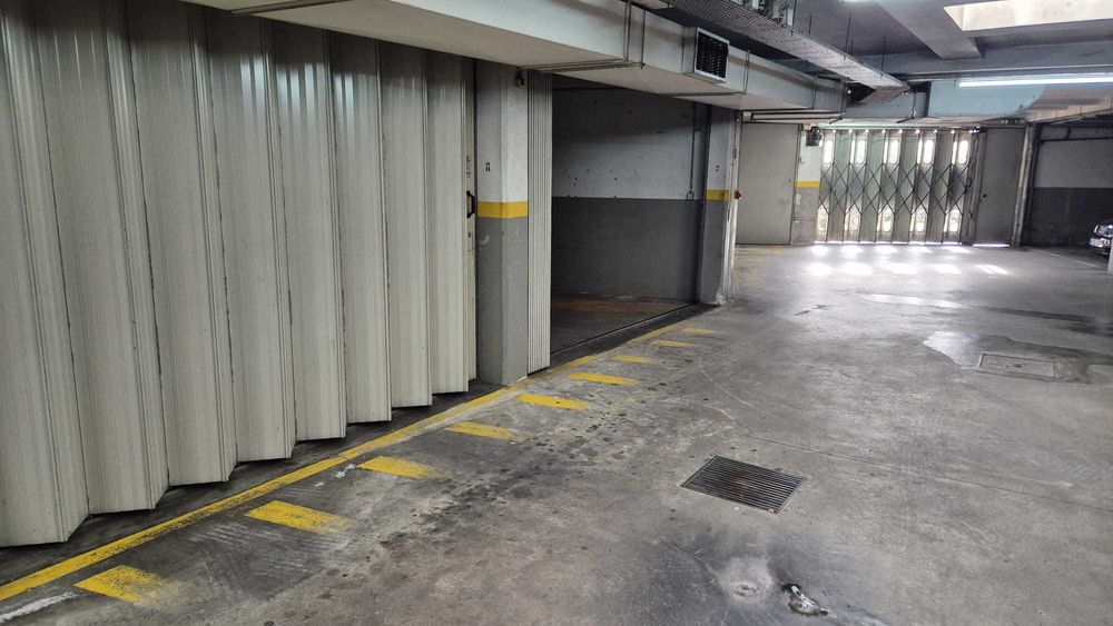 Garagem Fechada 24m2, centro Gondomar