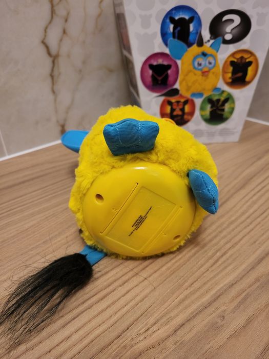 Furby zabawka interaktywna