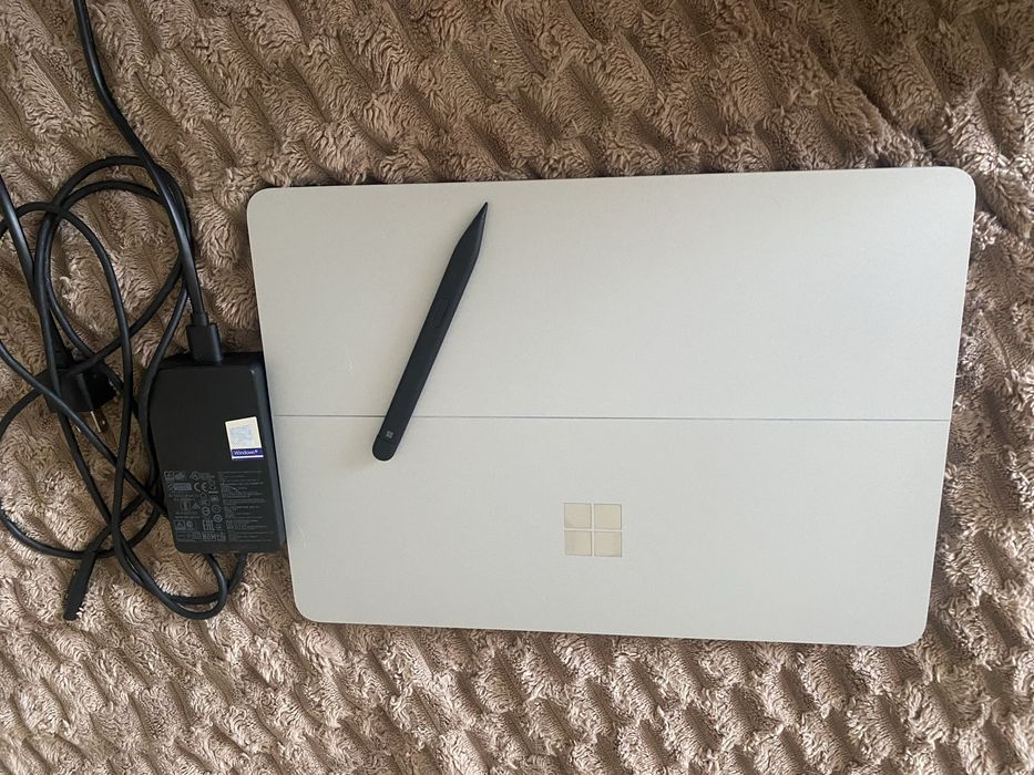 Microsoft Surface Laptop Studio (i7 / 16GB / RTX 3050 Ti / 512GB) + Surface Slim Pen 2