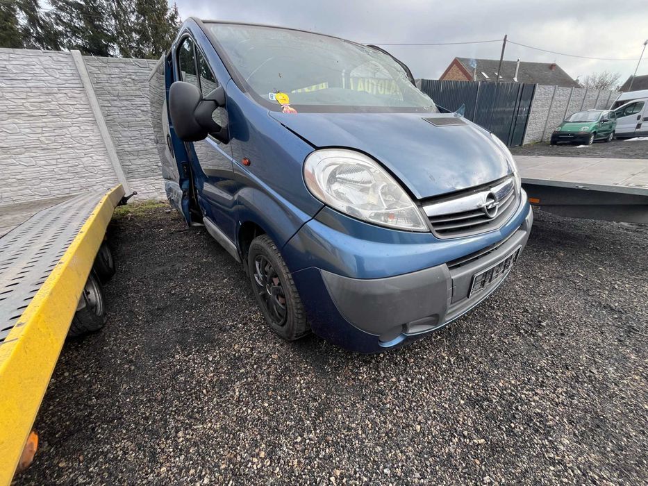 opel vivaro 2.5 cdti G9U630 PF6012 21E samochód na części