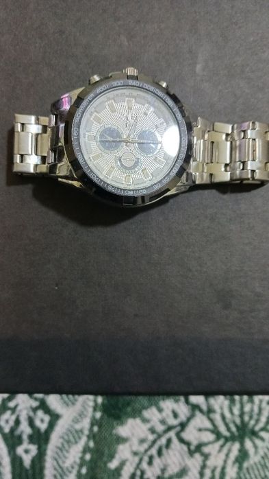 Relogio geneva design