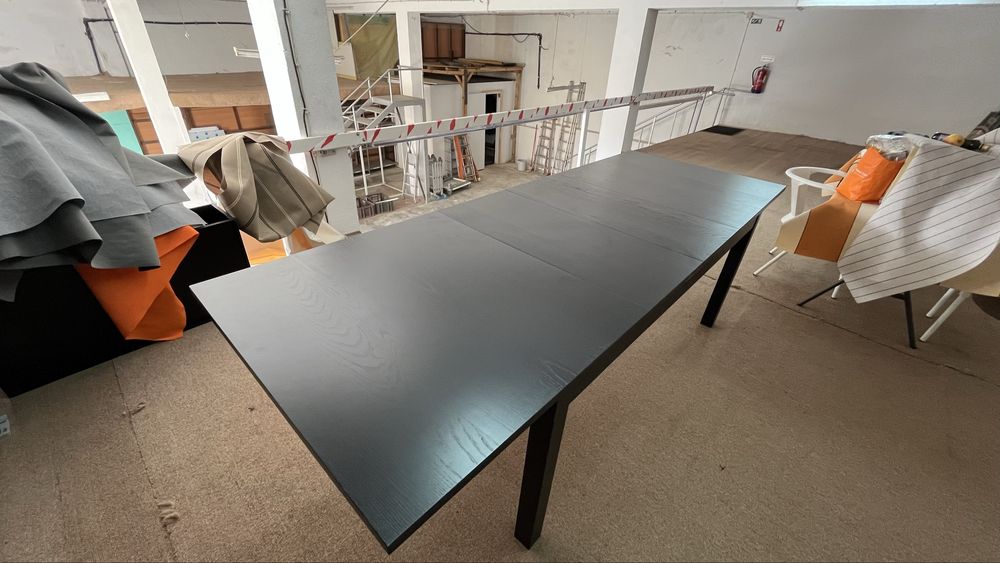 Vende- se Mesa de madeira forte
