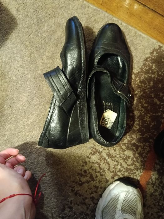 Sapatos pretos senhora