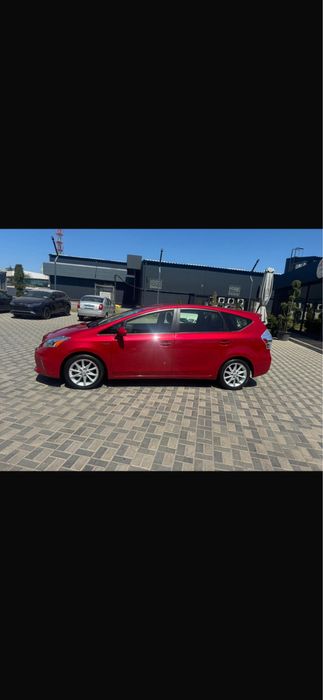 Сдам  в аренду авто TOYOTA PRIUS V гибрид 2013 долгосрочно под такси