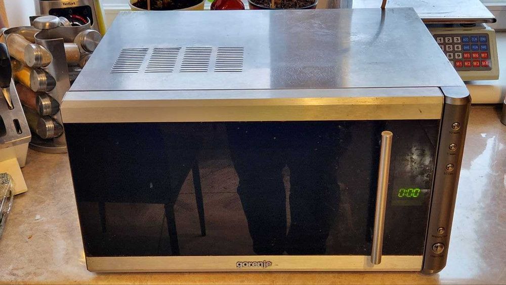Мікрохвильова піч Gorenje MO-300 DGE (30 літрів)