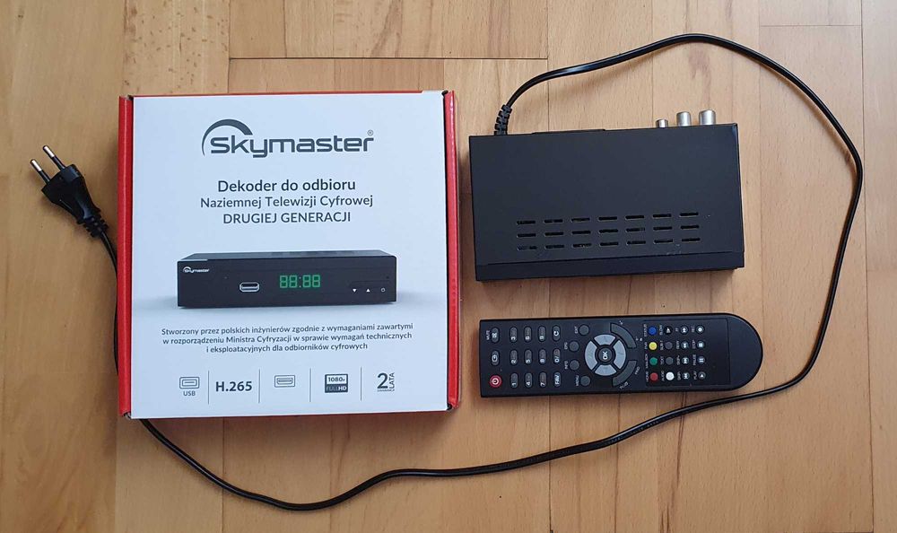 Telewizor LG 37LG3000 + dekoder SKYMASTER + Antena zewnętrzna