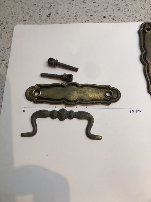Set of 6 vintage brass drawer pulls.