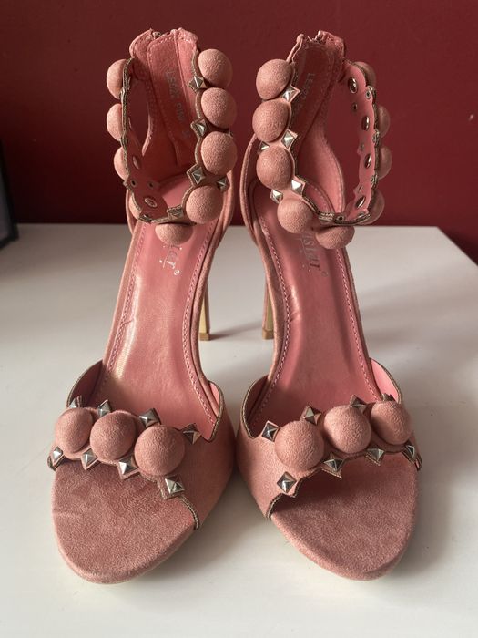 Buty na obcasie
