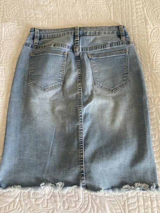 várias saias curtas