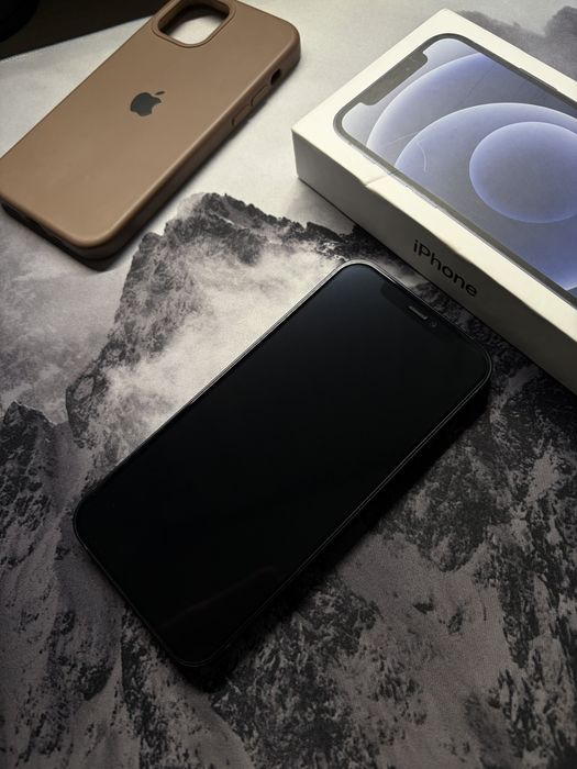 Телефон Iphone 12 Black 128 гб + чехол