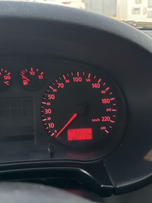 AUDI A3 1.9 TDI 100cv – 1999 – 3 PORTAS – 375.000 KM
