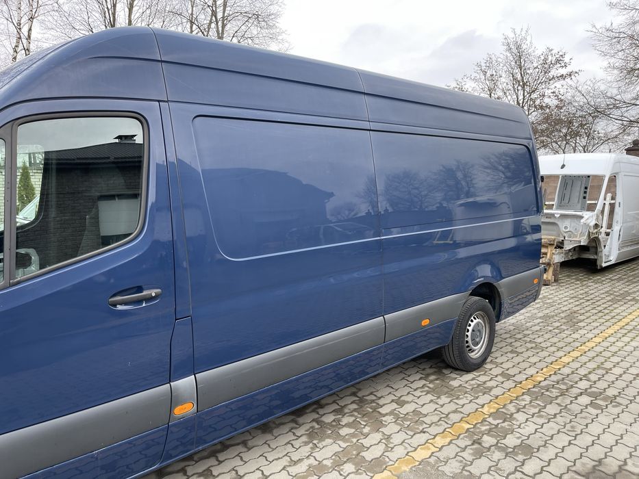 Бочина права ліва Mercedes Sprinter W907 LONG