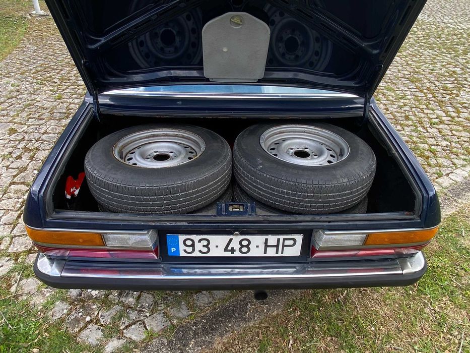 BMW E28 520i - 6 cilindros