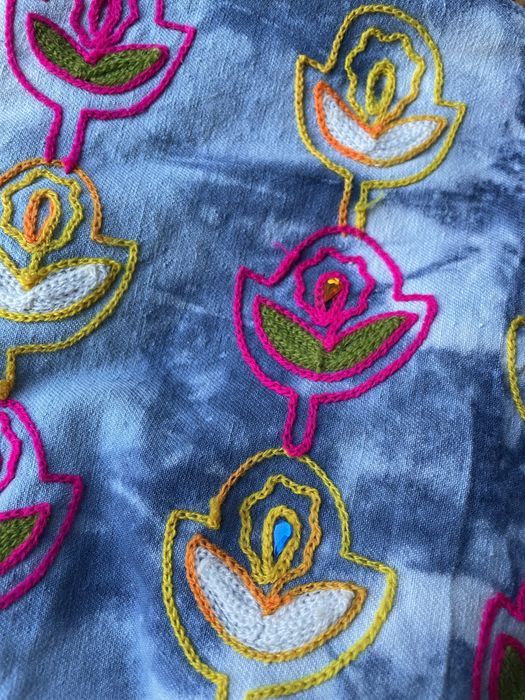 Bolsa em tecido com bordados Lanidor