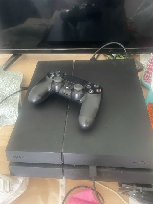 Vendo ps4 150€ 1 t