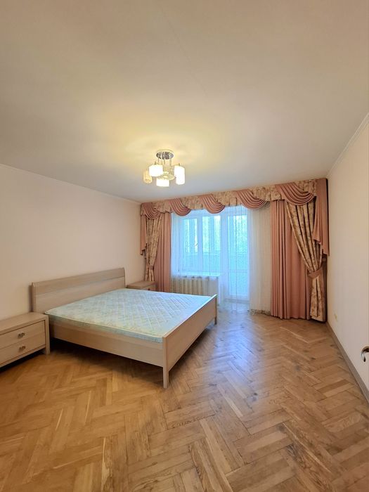4 кім.квартира Борщагівська 145
Дві ктири на