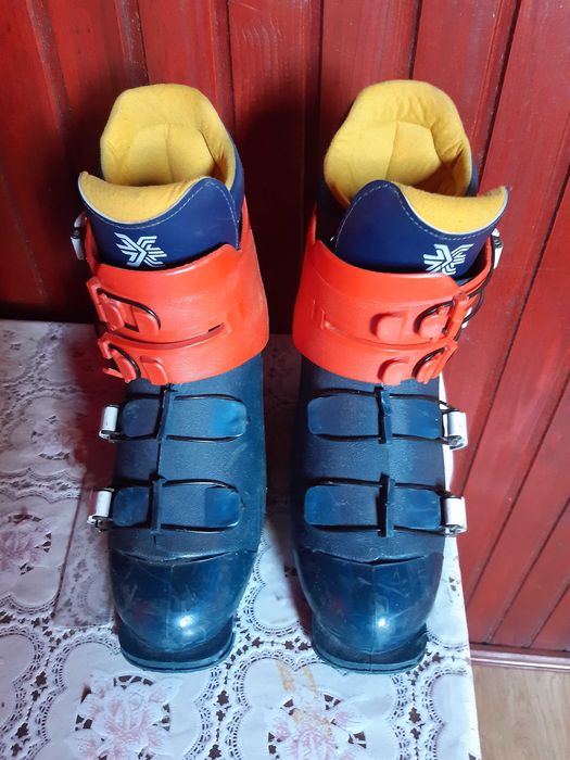 Ботинки лыжные для горных лыж