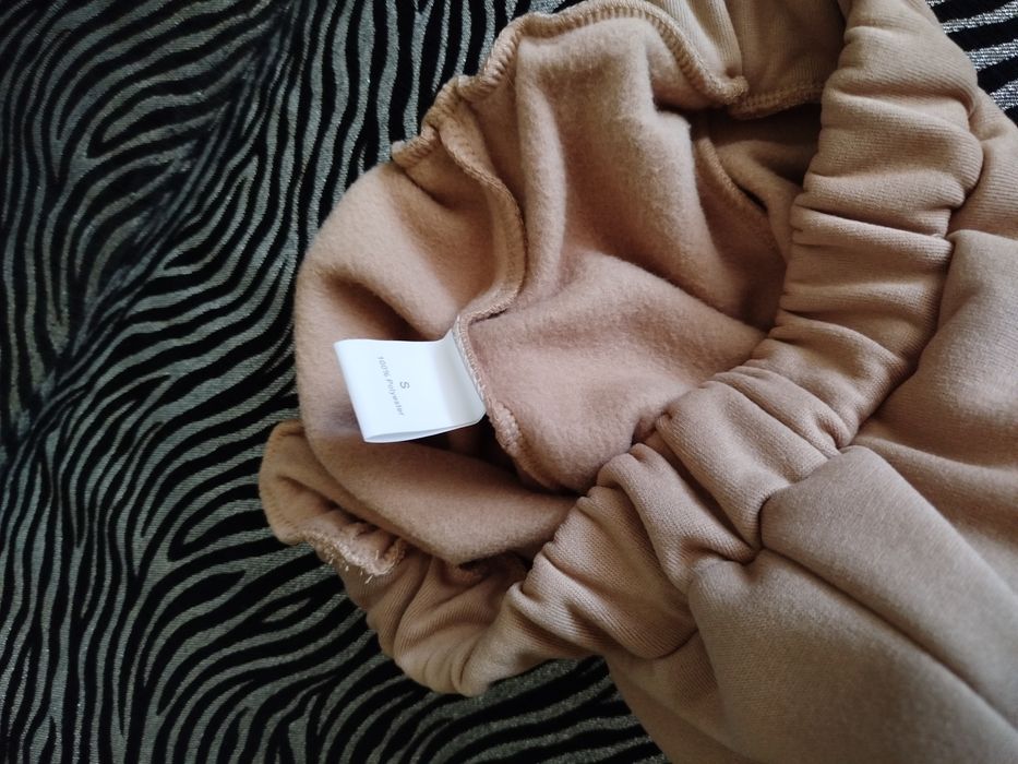 Костюм женский  бежевый