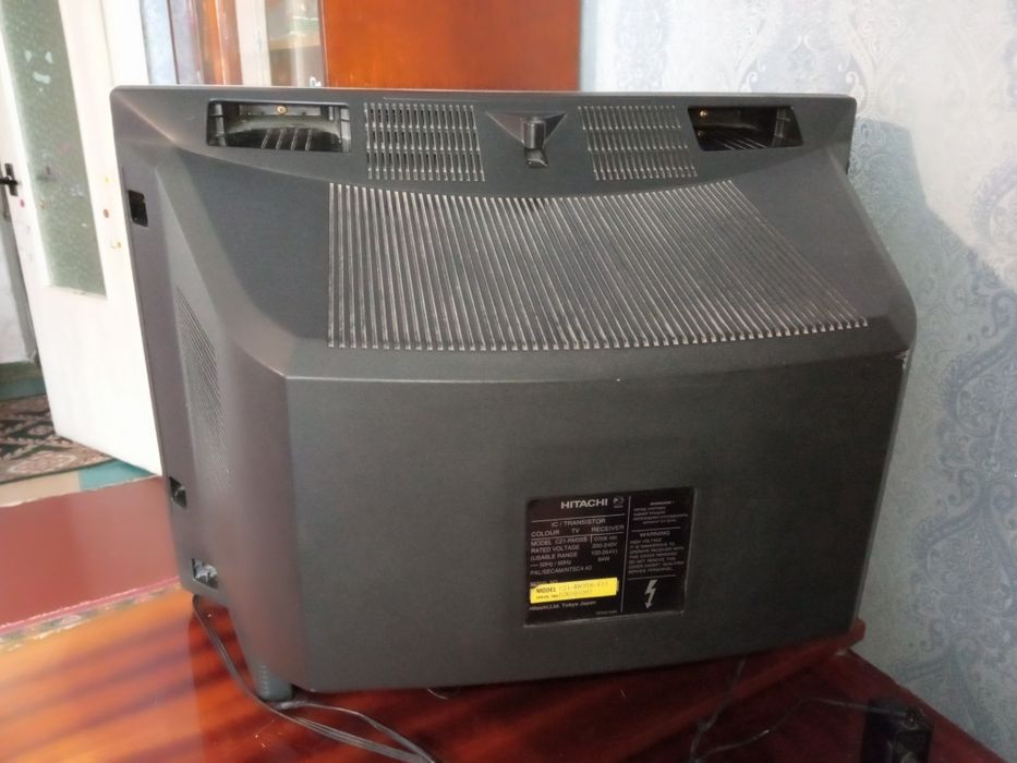 Телевізор Hitachi в гарному стані
