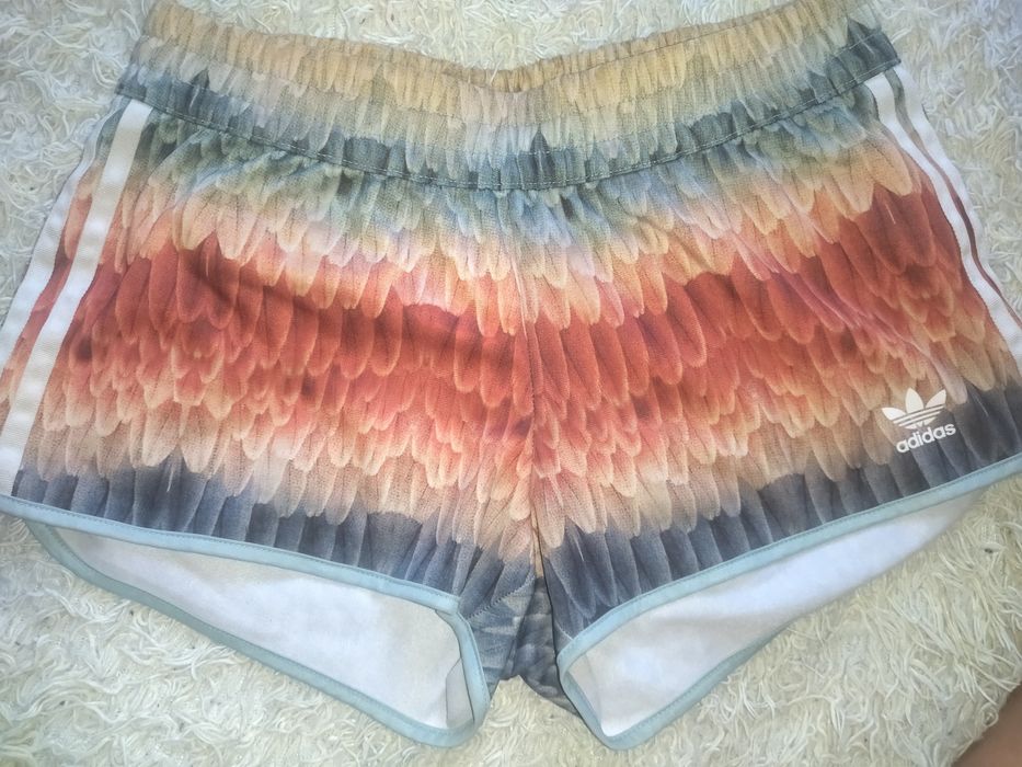 Продам шорты женские фирмы Adidas, оригинал