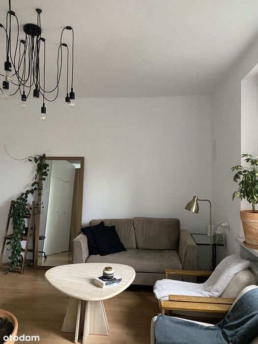 Przestronna kawalerka w spokojnej okolicy w centrum - bezpośrednio