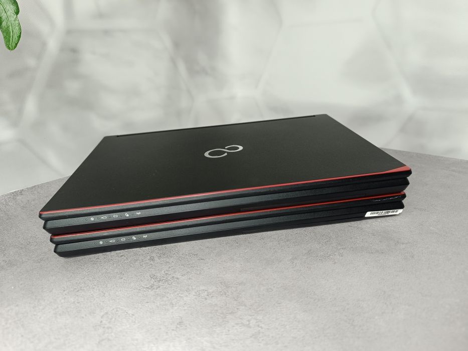 Ноутбук Fujitsu LIFEBOOK E546/i3-6100U/8/128/14 "HD/Гарантія
