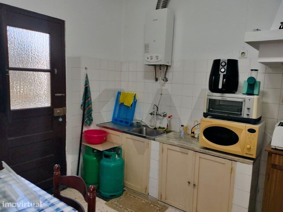 Moradia T2 com Quintal e Potencial de Expansão – Vale de Pegas, Odemir