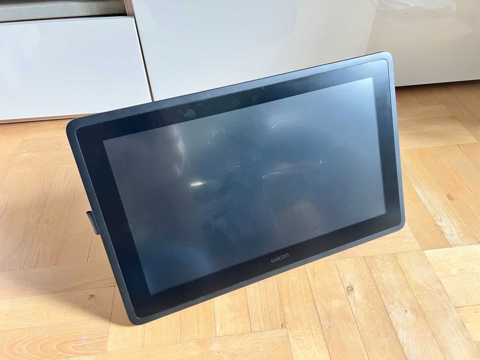 Tablet graficzny LCD Wacom Cintiq 22 DTK2260K0A, rok zakupu 2021