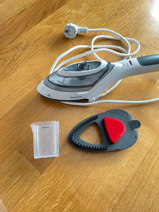 Ferro a vapor pequeno