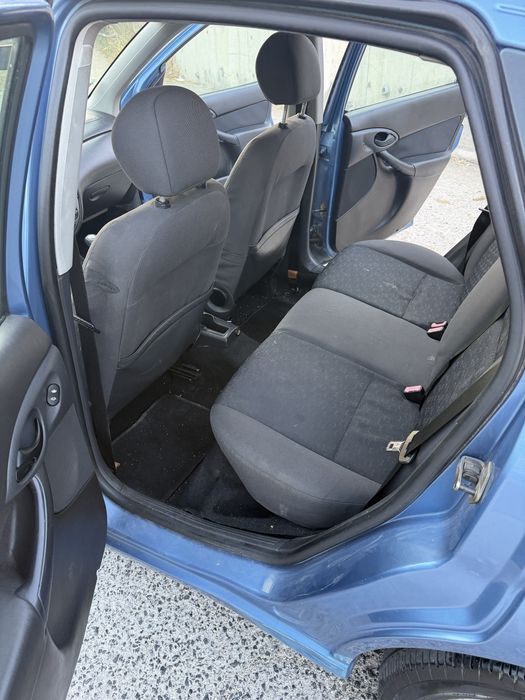 Ford focus 1.4 zetec se gasolina 2002 em bom estado negociavel