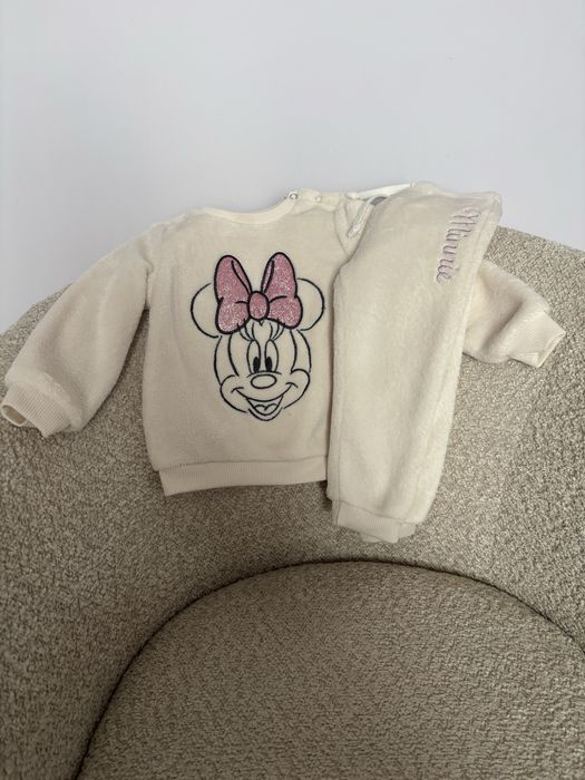Класний костюмчик для дівчинки  від Disney 86 р