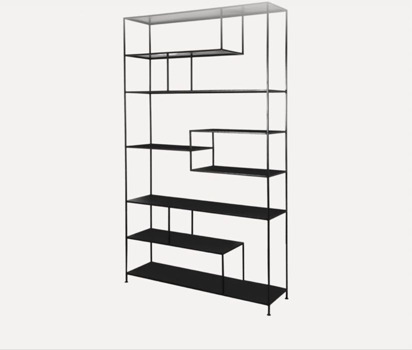 Estrutura de estantes preta