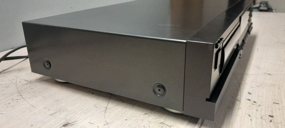 Odtwarzacz CD Technics SL-P202A