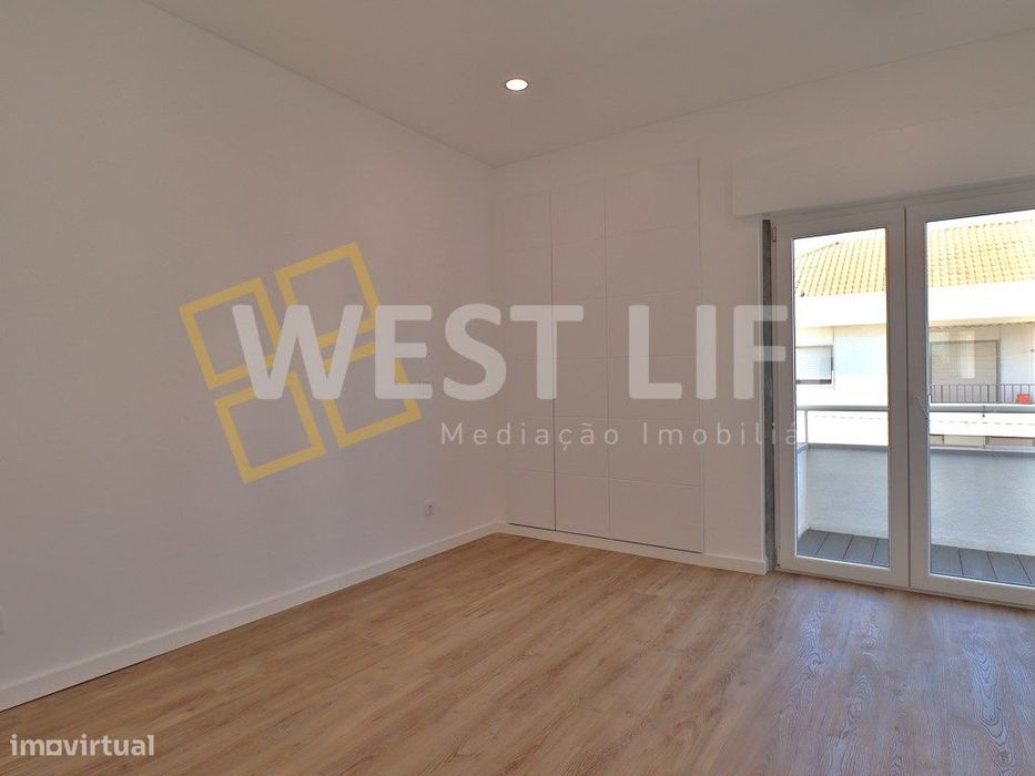 Apartamento T2+1 Totalmente Remodelado com VISTA MAR - a apenas 3 m...