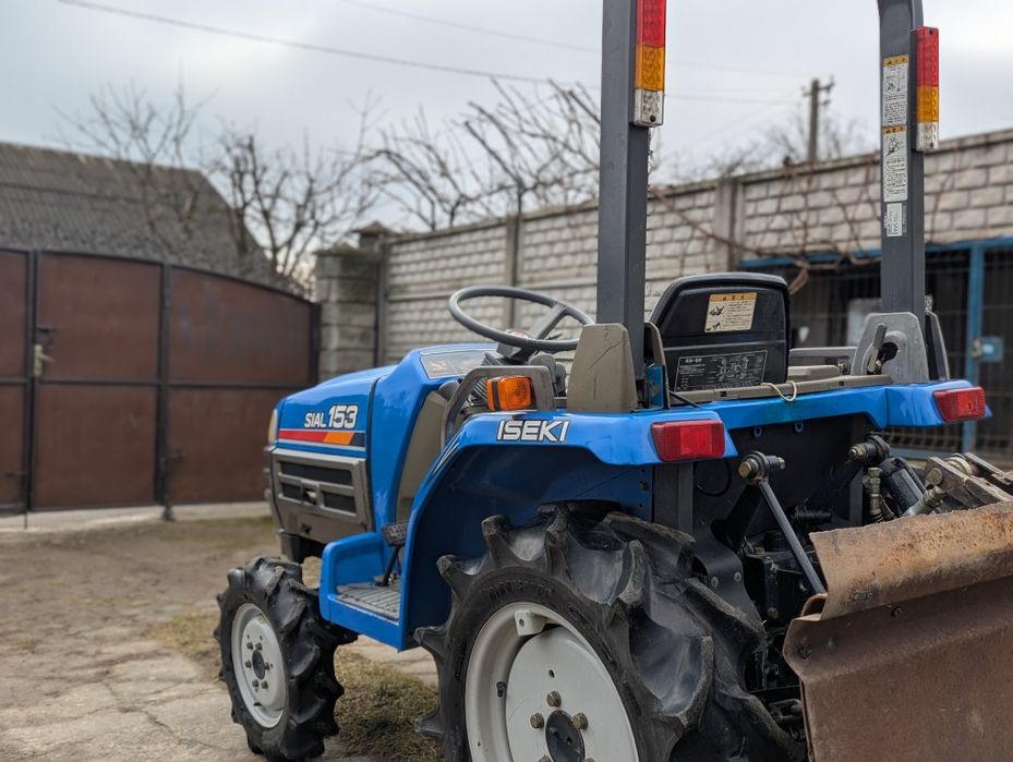 Японський трактор Iseki Seal 153