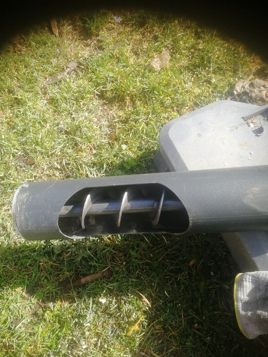 Podajnik ślimakowy do pelletu