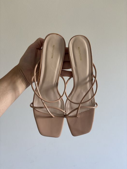 Beżowe sandały na slupku nowe rozmiar 39