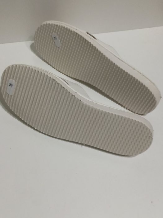 Skórzane pantofle damskie, rozmiar 38