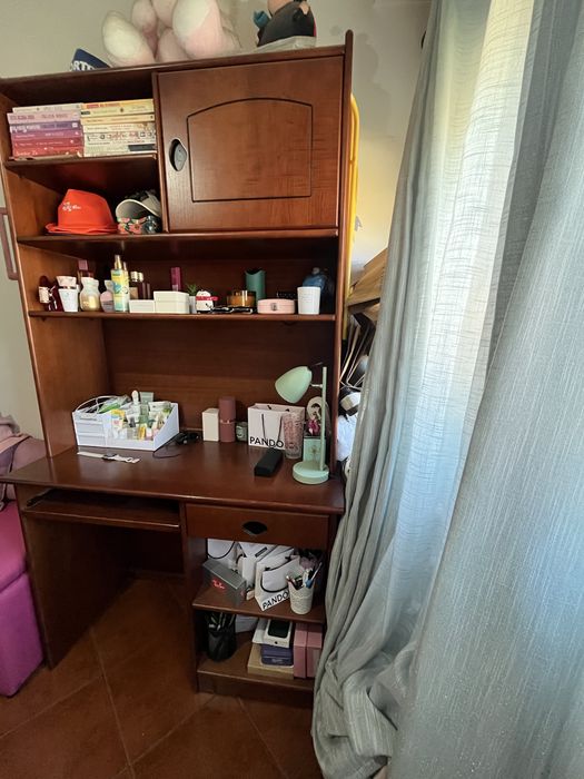 Secretária de Quarto e Móvel de Parede