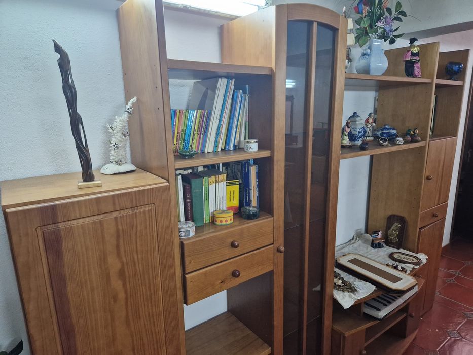 Mesa de Sala de Jantar e Móvel