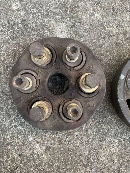 Еластична муфта кардана мерс 124, 202 e250 e300 c180 c220